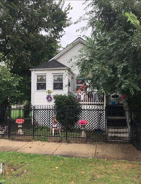 view of front of home