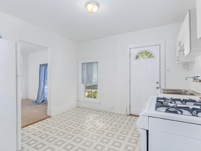 bathroom with shower / bath combination with curtain