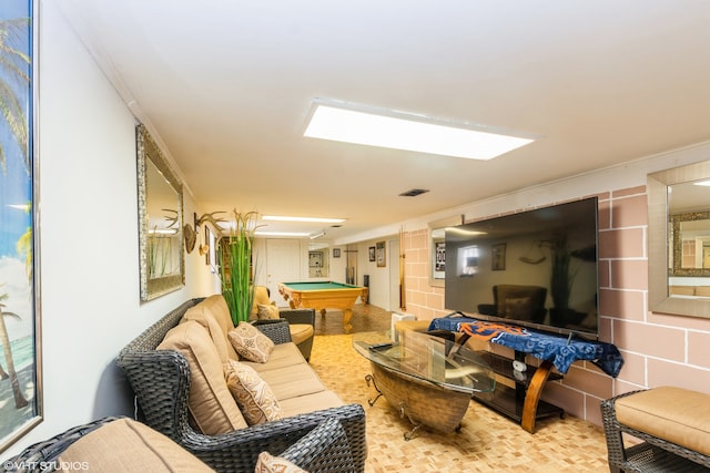 recreation room with crown molding and billiards