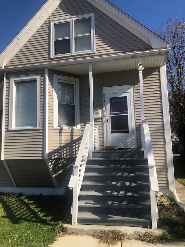 view of front facade featuring a porch