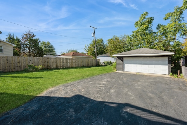 exterior space featuring a lawn