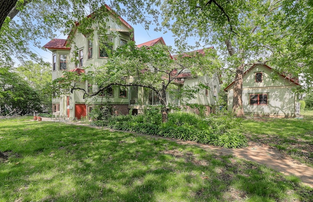 4533 Highland Ave, Downers Grove, IL 60515 - rear view of house with a yard