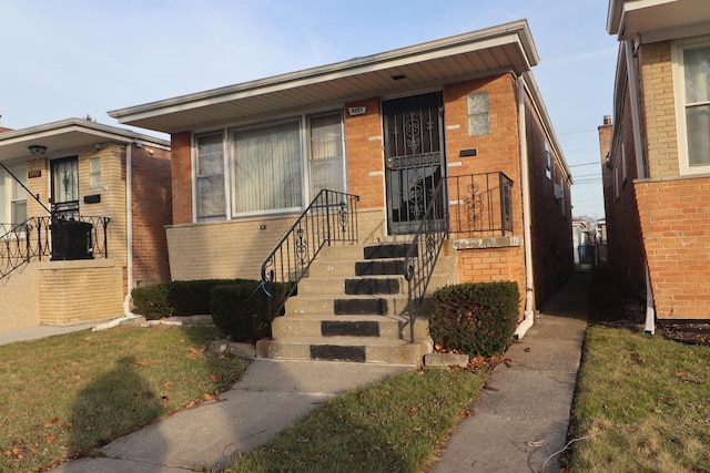 view of front of house featuring a front yard