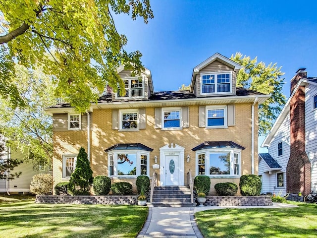 view of front of house featuring a front yard