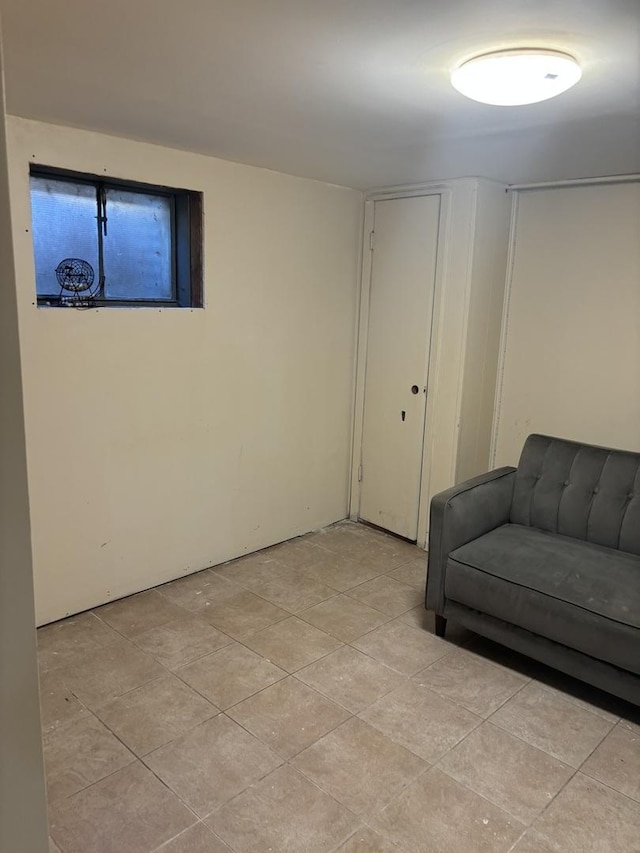 9270 N Courtland Dr, Niles, IL 60714 - view of living area