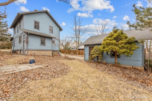 view of property exterior