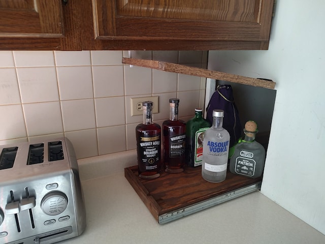 interior details with tasteful backsplash