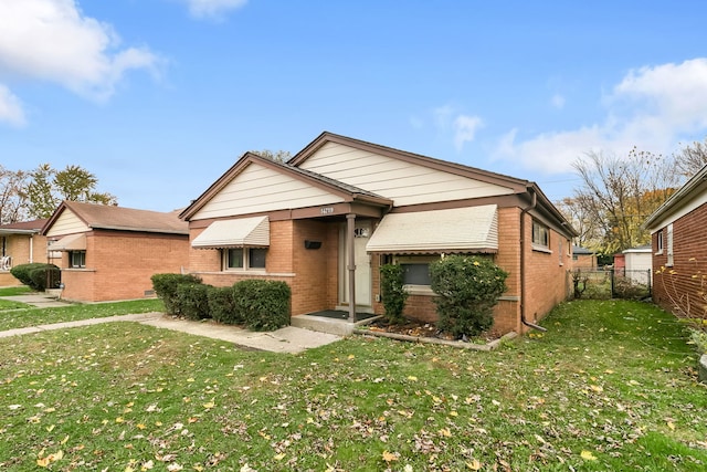 view of front of property with a front yard