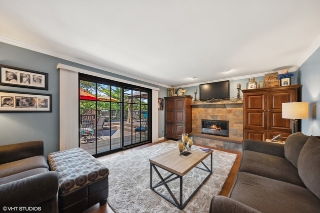 living room featuring ornamental molding