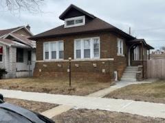 view of bungalow-style house