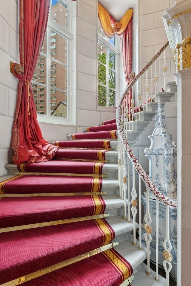 1355 N Astor St, Chicago, IL 60610 - view of stairs