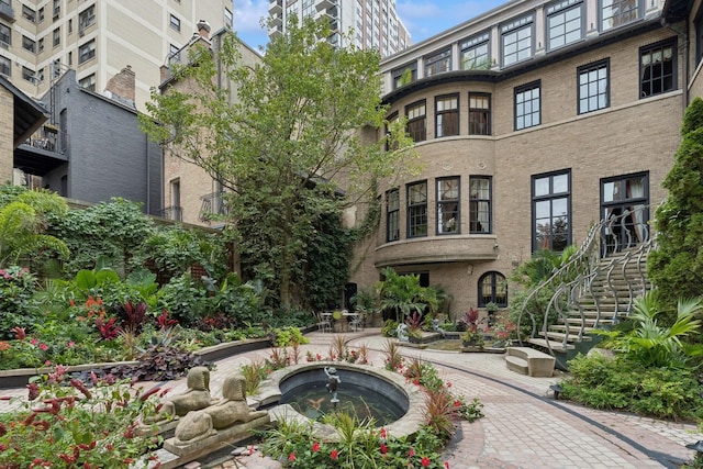 1355 N Astor St, Chicago, IL 60610 - view of property's community featuring stairs