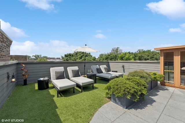 view of yard with a patio area