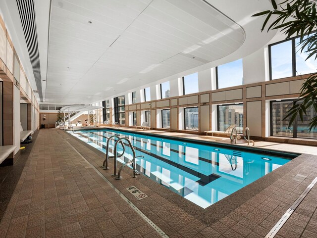 161 E Chicago Ave Unit 42H, Chicago, IL 60611 - view of indoor community pool