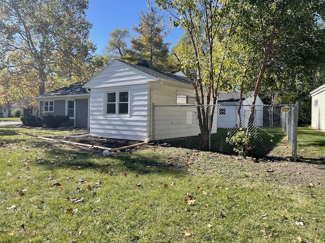 exterior space featuring a lawn