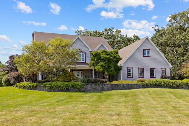 view of front facade with a front lawn