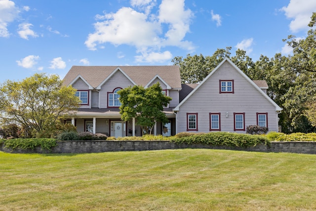 view of front of house featuring a front lawn