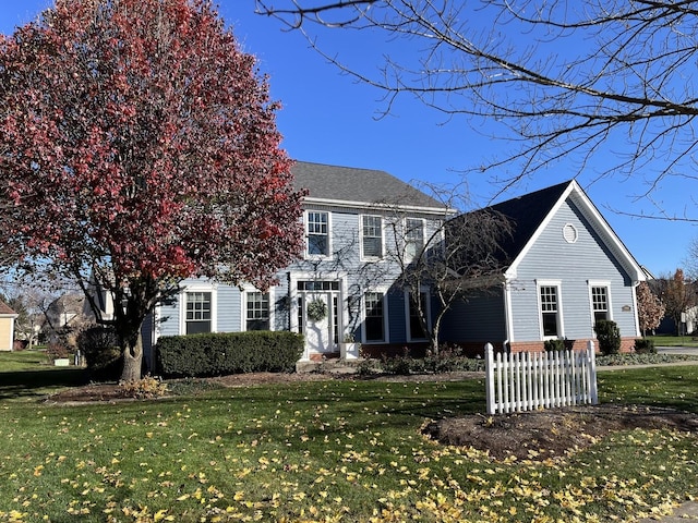 view of front of property with a front yard