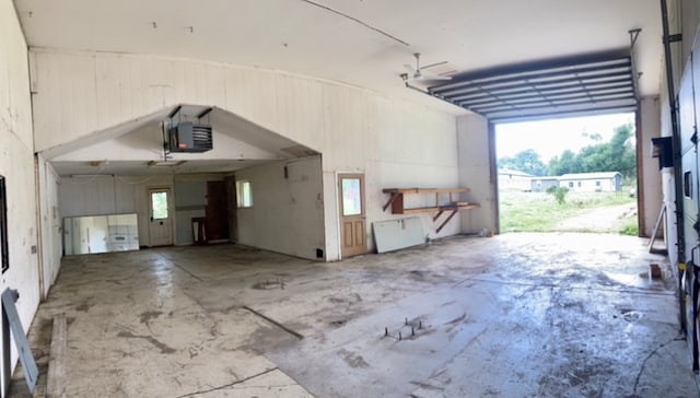 garage featuring ceiling fan