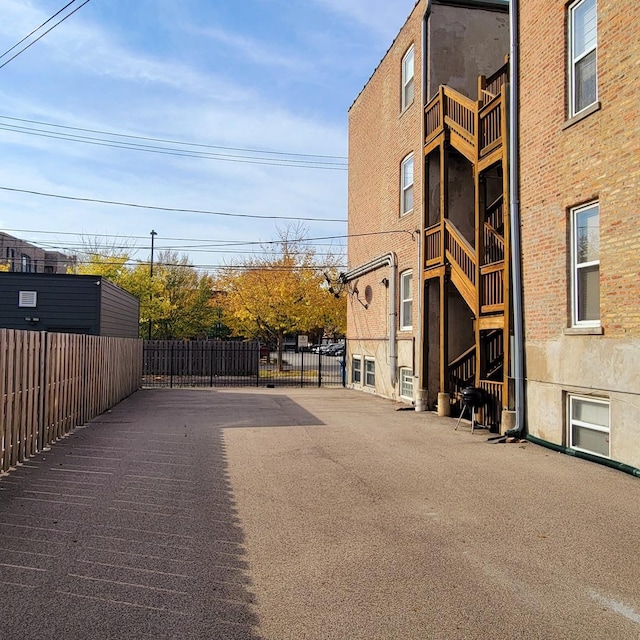 4600 S Indiana Ave Unit Gs, Chicago, IL 60653 - view of asphalt road