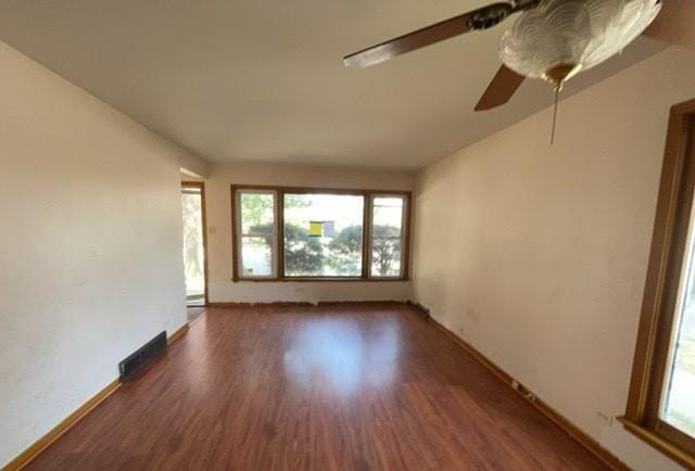11101 S Ewing Ave, Chicago, IL 60617 - photo 2