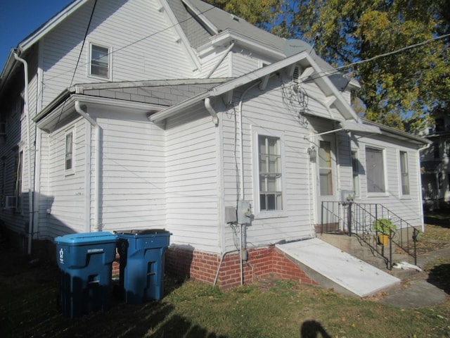 view of side of property