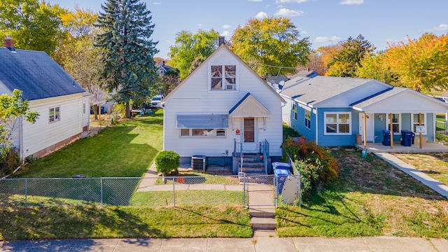 view of front of house with a front lawn