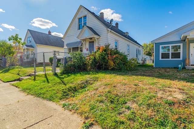 view of front of house with a front yard