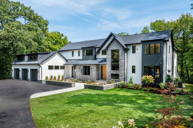 view of front of property with a front lawn