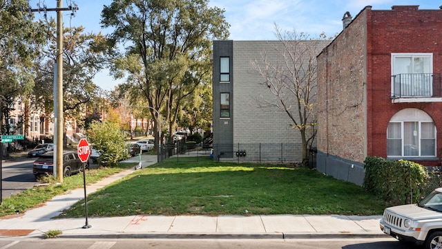 Listing photo 2 for 1001 S Campbell Ave, Chicago IL 60612