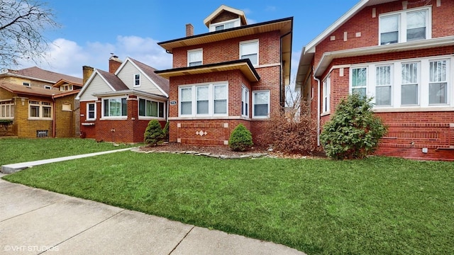 view of front of home featuring a front yard