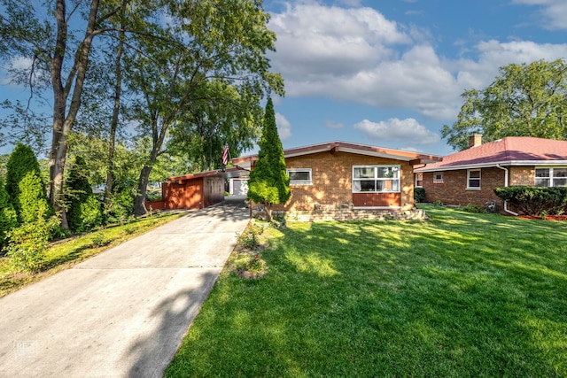 ranch-style home with a front lawn