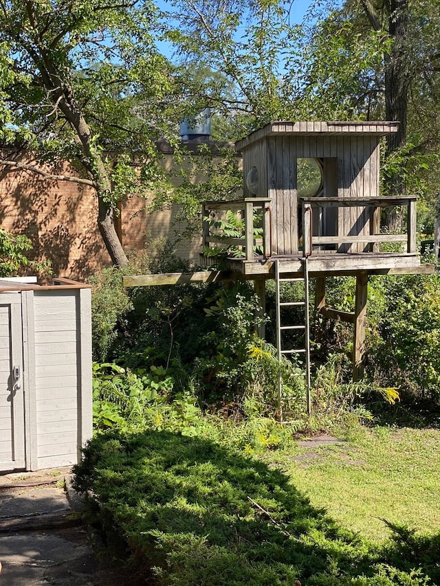 view of outbuilding