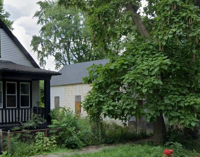 view of yard featuring a porch