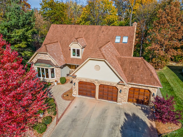 view of front facade with a garage