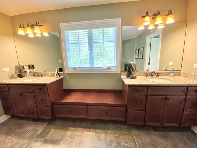 bathroom with vanity