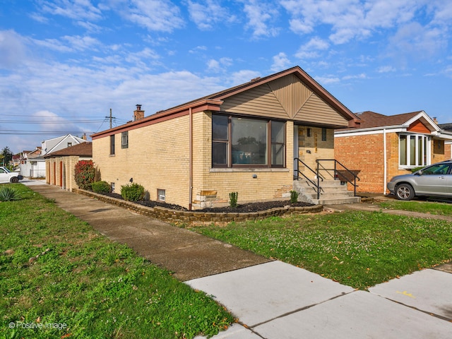 view of front facade featuring a front yard