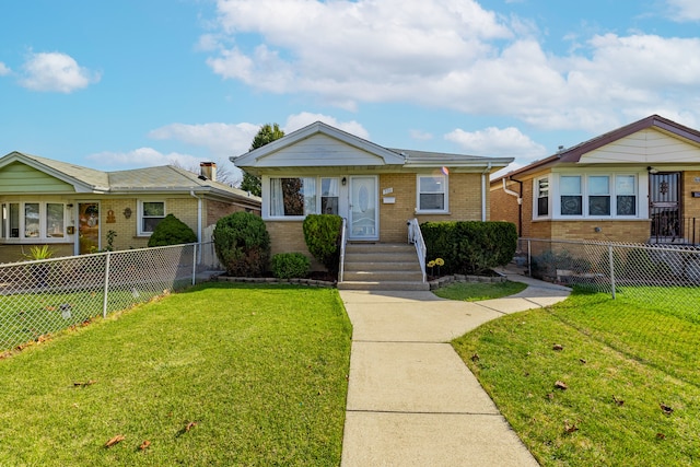 view of front of home featuring a front lawn