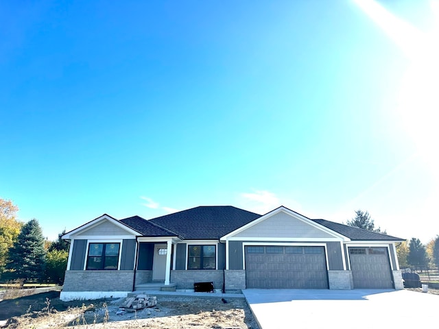 view of front facade featuring a garage