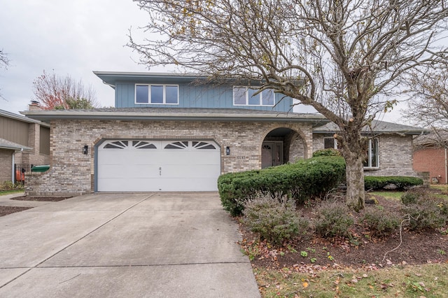 view of front of house featuring a garage