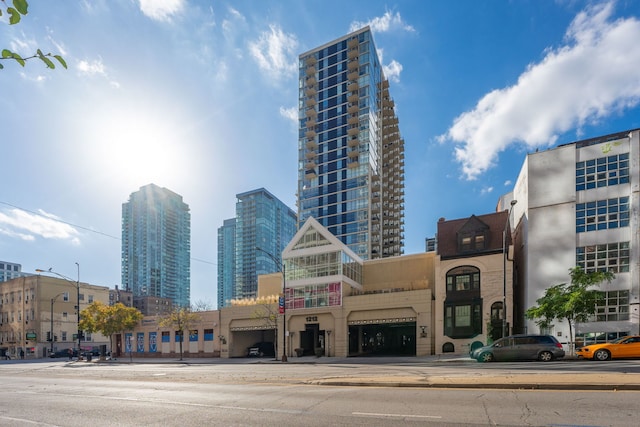 1212 N Lasalle Dr Unit 2404, Chicago, IL 60610 - view of property featuring a city view