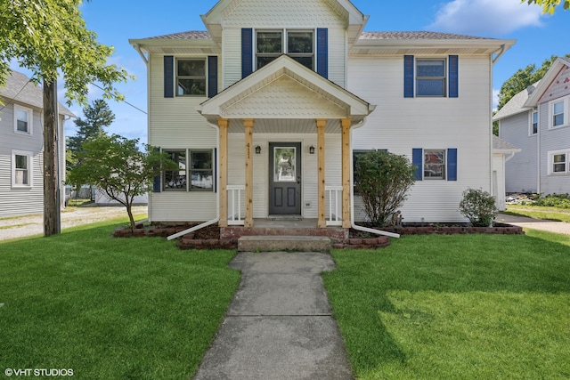 view of front facade with a front lawn