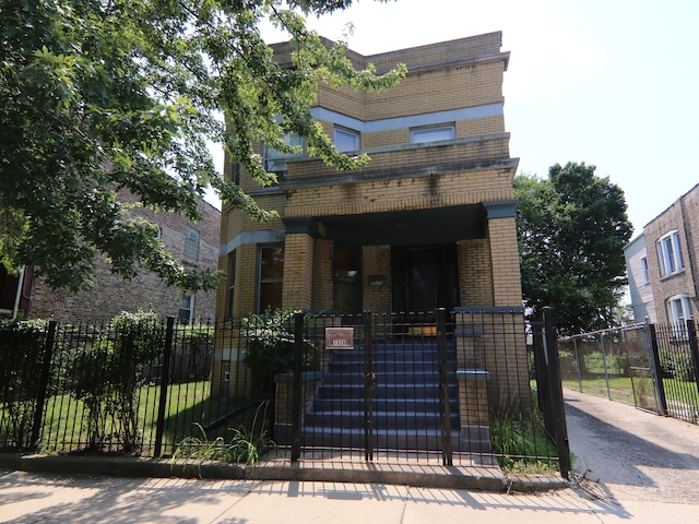 view of front of house with covered porch