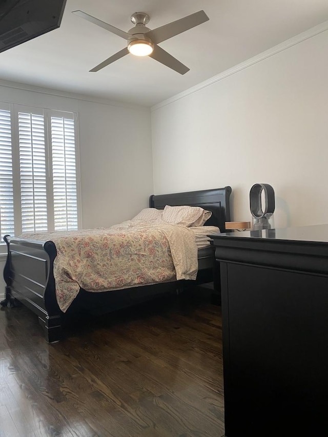 1334 S Wabash Ave Unit B, Chicago, IL 60605 - bedroom featuring crown molding, dark wood-style floors, and ceiling fan