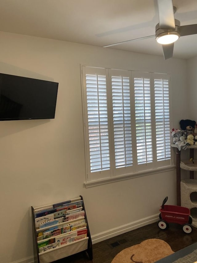1334 S Wabash Ave Unit B, Chicago, IL 60605 - recreation room with baseboards and healthy amount of natural light