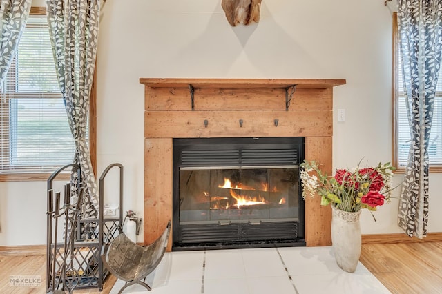 details featuring hardwood / wood-style floors