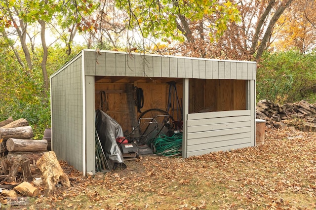 view of outdoor structure