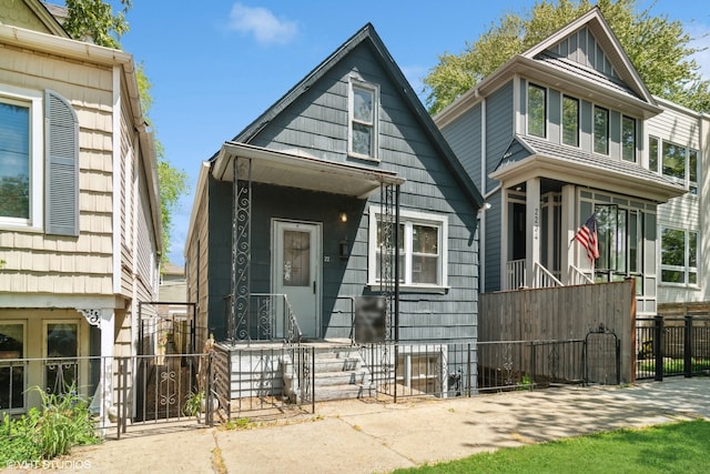 Listing photo 2 for 2236 W Oakdale Ave, Chicago IL 60618