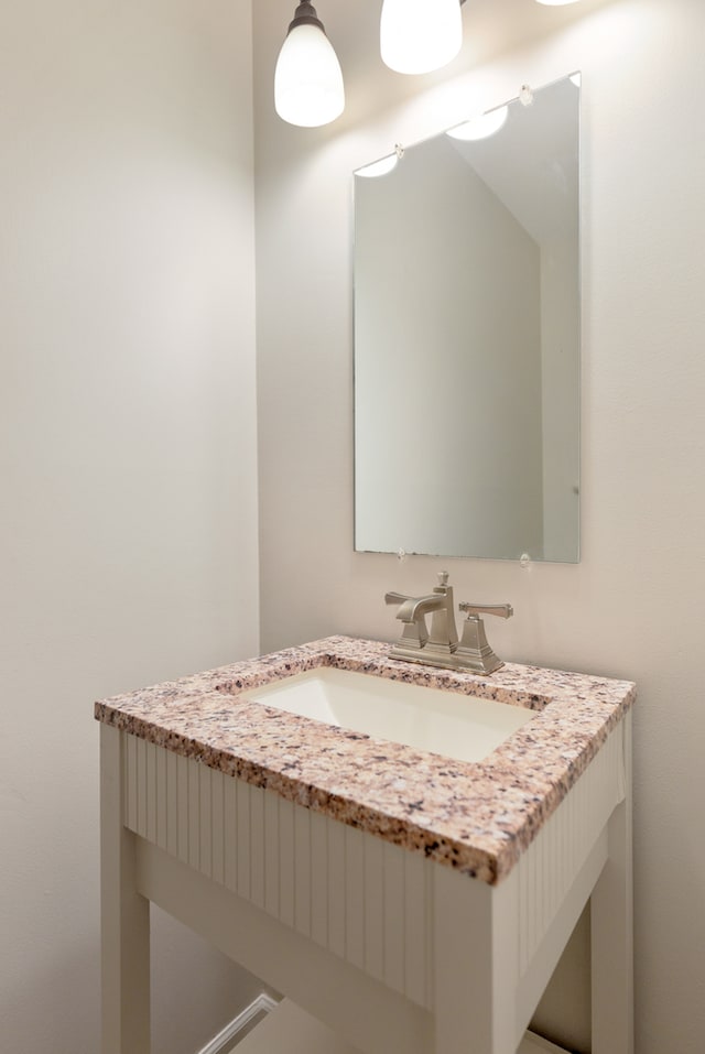 bathroom featuring sink