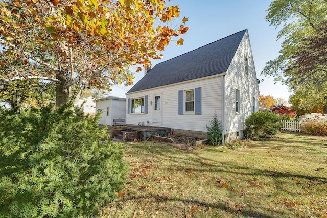 view of front of house with a front yard